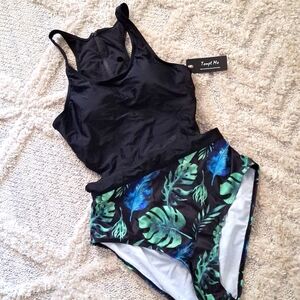 NWT Tie/Zip Top Back Tropical One Piece Bathing Suit